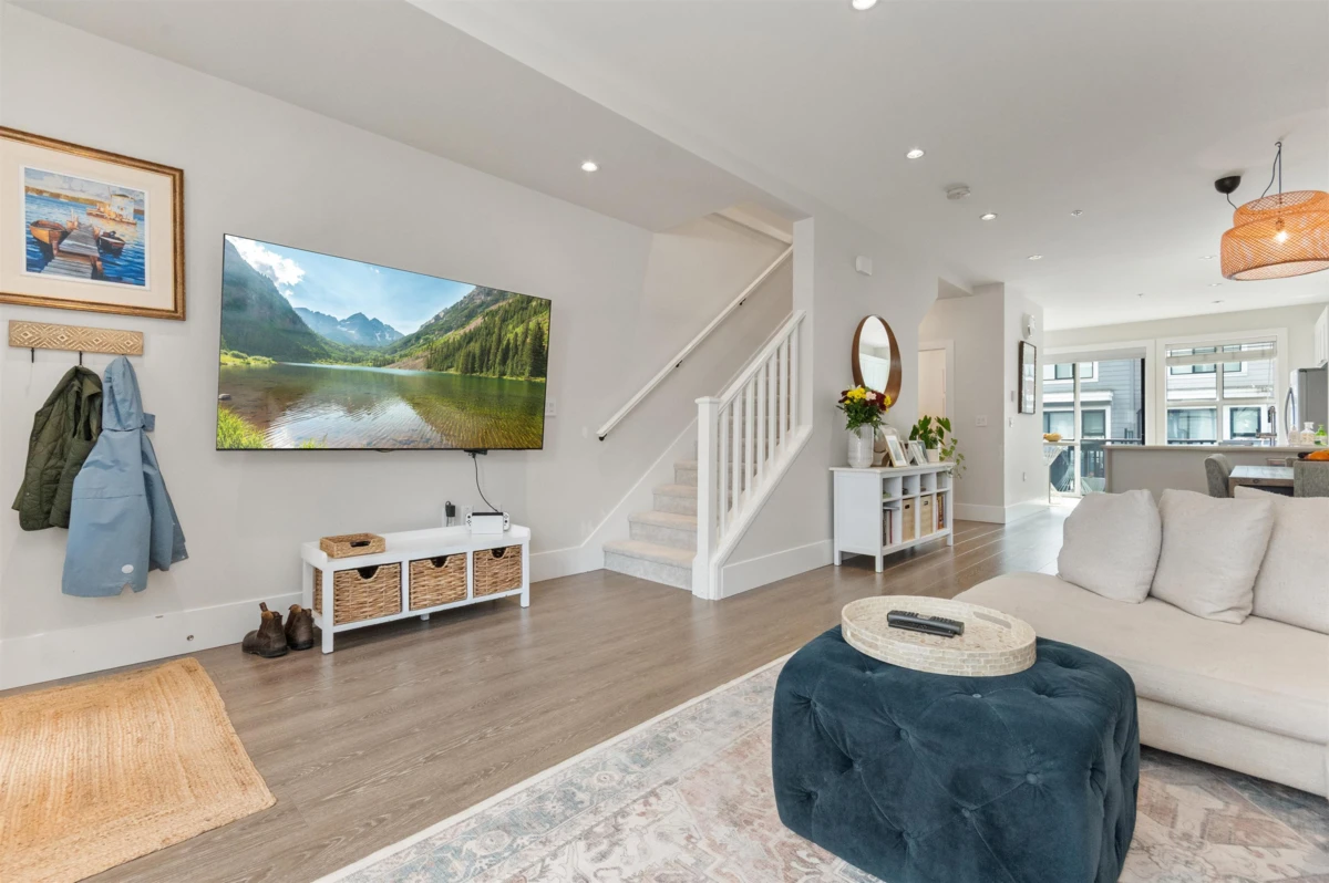 Dining Area Photo of 40 13260 236 Street, Maple Ridge, BC