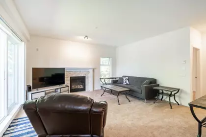 Kitchen Photo of 202 13911 70 Avenue, Surrey, BC