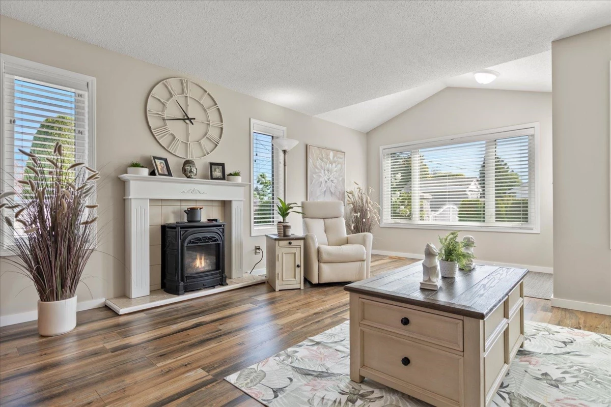 Dining Area Photo of 1 46244 Brooks Avenue, Chilliwack, BC