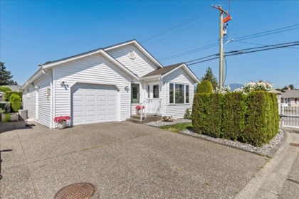 Garden / Landscaping Photo of 1 46244 Brooks Avenue, Chilliwack, BC