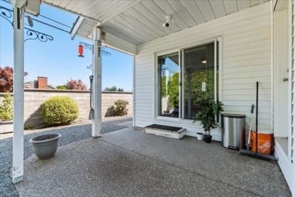 Hallway Photo of 1 46244 Brooks Avenue, Chilliwack, BC