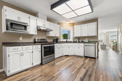 Primary Bedroom Photo of 1 46244 Brooks Avenue, Chilliwack, BC