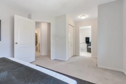 Hallway Photo of 18811 65 Avenue, Surrey, BC