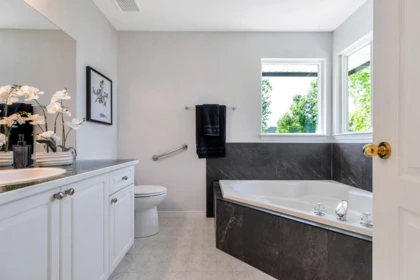 Staircase Photo of 18811 65 Avenue, Surrey, BC