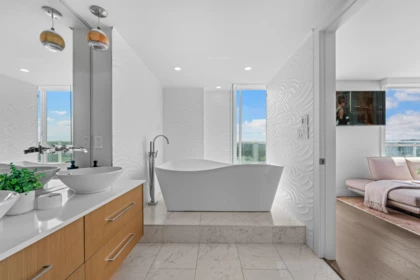 Community Amenities Photo (Clubhouse) of 2403 1500 Howe Street, Vancouver, BC