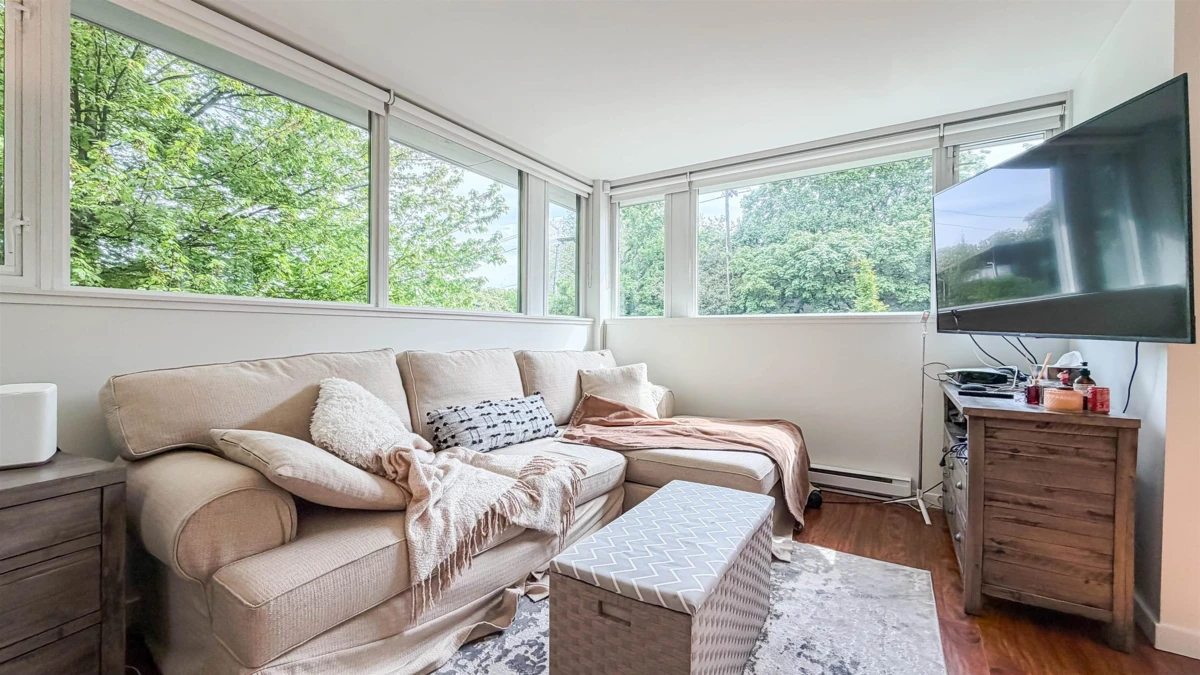 Family Room Photo of 390 E 11th Avenue, Vancouver, BC