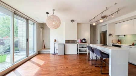 Breakfast Nook Photo of 390 E 11th Avenue, Vancouver, BC