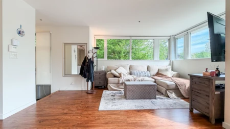 Pantry Photo of 390 E 11th Avenue, Vancouver, BC