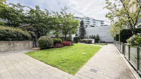 Swimming Pool Photo of 390 E 11th Avenue, Vancouver, BC