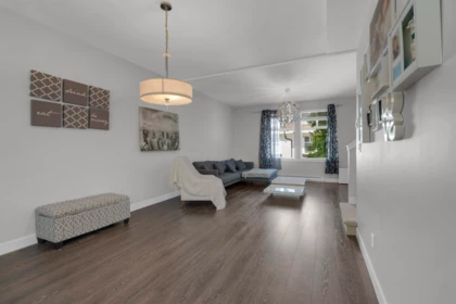 Kitchen Photo of 27 14271 60 Avenue, Surrey, BC