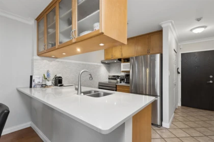 303 1508 Mariner Walk, Vancouver, BC, Vancouver — Apartment/Condo for sale