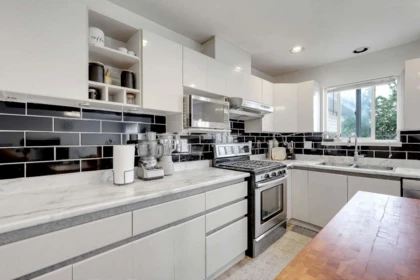 Fitness Center Photo Near 16123 86 Avenue, Surrey, BC