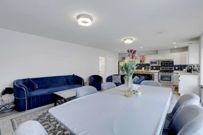 Kitchen Island Photo of 16123 86 Avenue, Surrey, BC