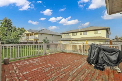 Staircase Photo of 16123 86 Avenue, Surrey, BC