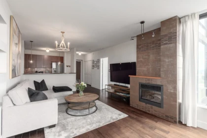 Kitchen Island Photo of 1603 11 E Royal Avenue, New Westminster, BC