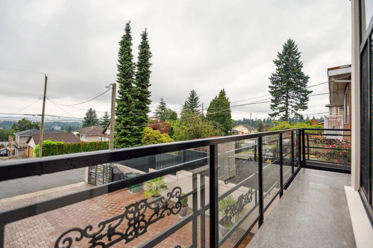 Family Room Photo of 4319 Southwood Street, Burnaby, BC