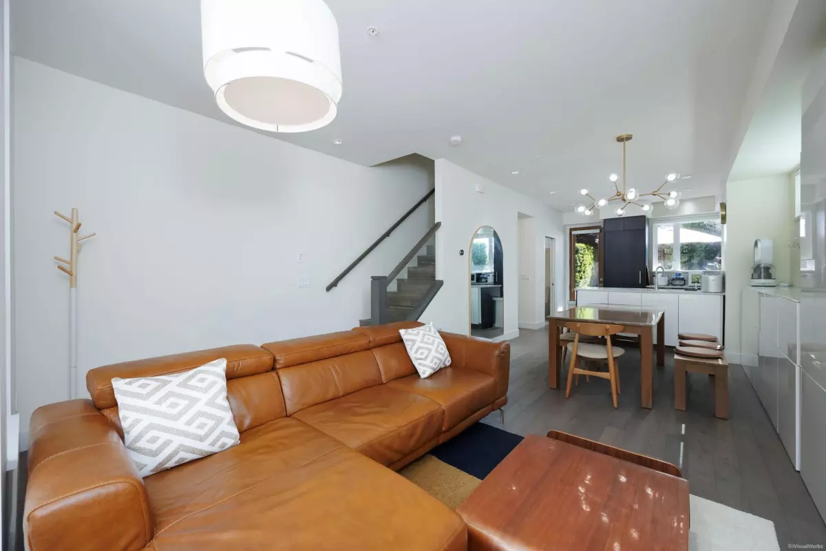 Family Room Photo of 5552 Oak Street, Vancouver, BC