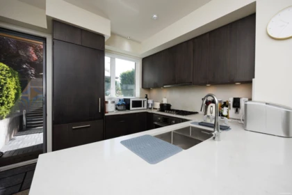 Kitchen Island Photo of 5552 Oak Street, Vancouver, BC