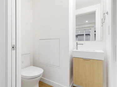 Primary Bathroom Photo of 113 390 Guilby Street, Coquitlam, BC