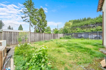 Hot Tub / Spa Photo of 27191 28a Avenue, Langley, BC