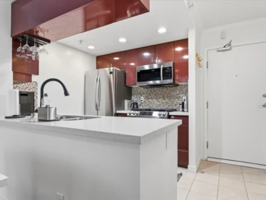 502 1033 Marinaside Crescent, Vancouver, BC, Vancouver — Apartment/Condo for sale