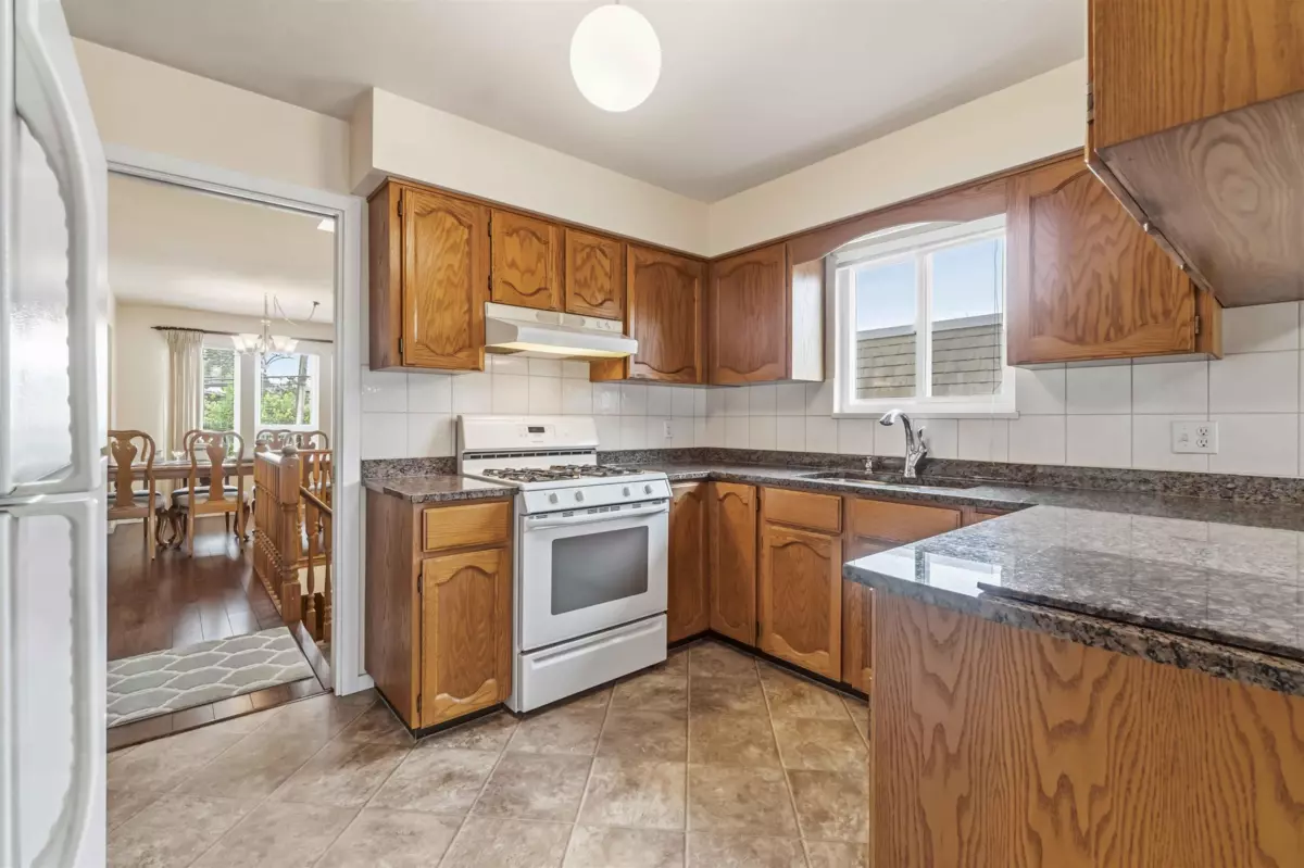 Family Room Photo of 6895 Mckay Avenue, Burnaby, BC