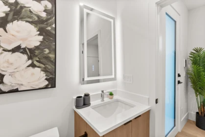 Mudroom Photo of 1 1368 Park Drive, Vancouver, BC