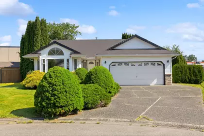 7660 Sapphire Drive, Chilliwack, BC, Chilliwack — Single Family Residence for sale