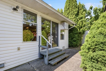 Front Yard Photo of 7660 Sapphire Drive, Chilliwack, BC