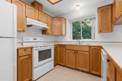 Kitchen Island Photo of 7660 Sapphire Drive, Chilliwack, BC