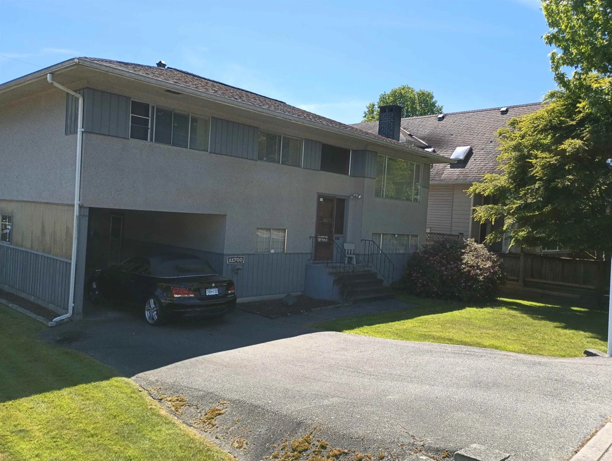 Living Room Photo of 11700 Williams Road, Richmond, BC