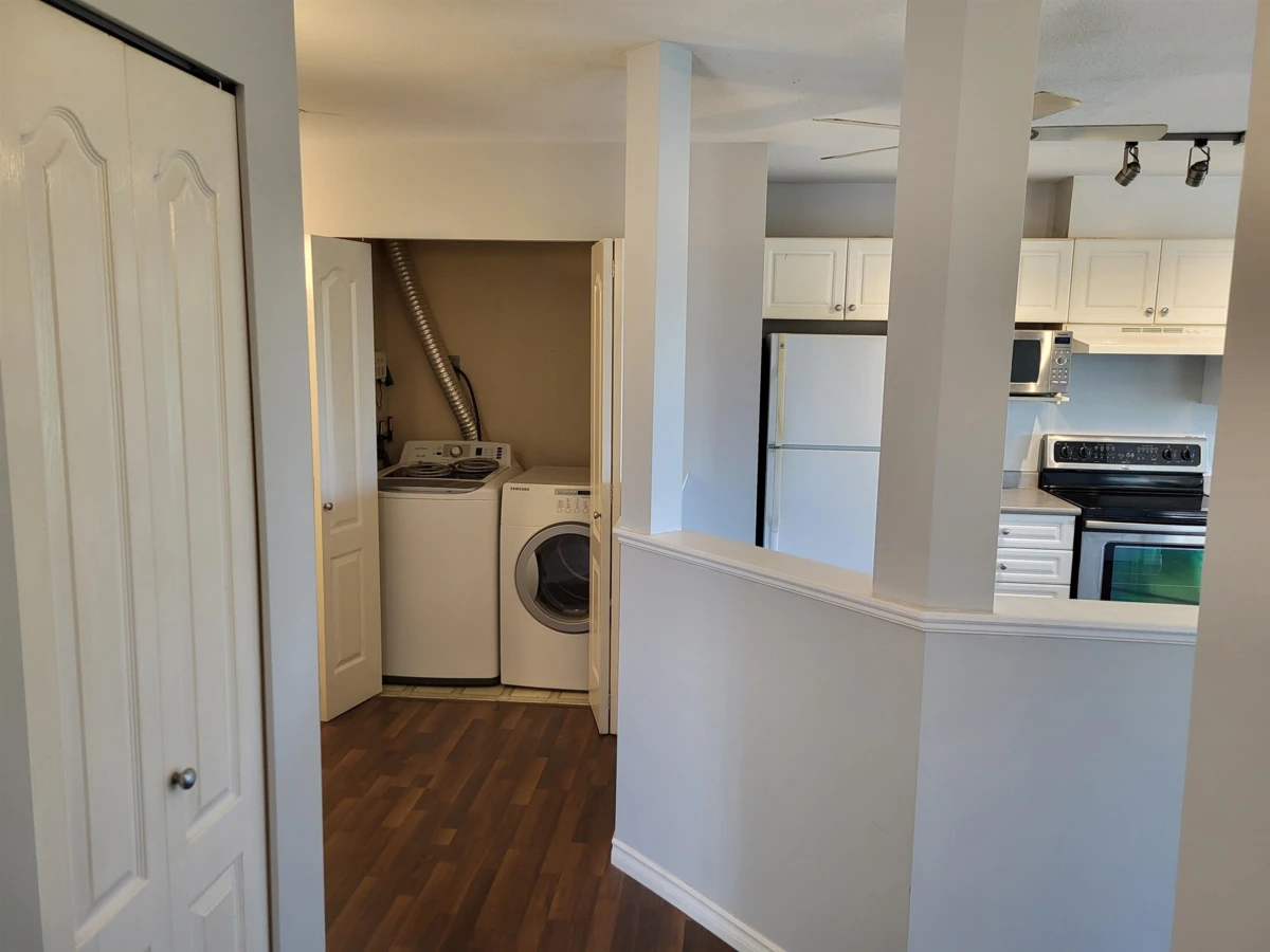 Living Room Photo of 505 22230 North Avenue, Maple Ridge, BC