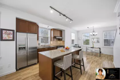 Kitchen Island Photo of 80 688 Edgar Avenue, Coquitlam, BC