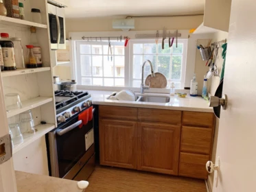 Kitchen Island Photo of 977 Broughton Street, Vancouver, BC
