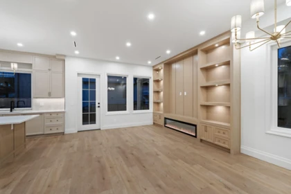 Kitchen Photo of 102 18171 59 Avenue, Surrey, BC