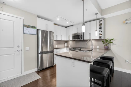 Primary Bathroom Photo of 312 14358 60 Avenue, Surrey, BC