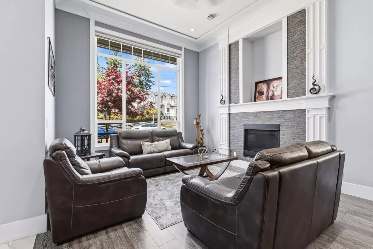 Living Room Photo of 5430 188 Street, Surrey, BC