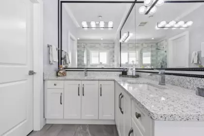 Laundry Room Photo of 5430 188 Street, Surrey, BC