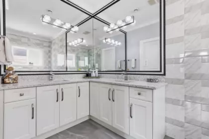 Mudroom Photo of 5430 188 Street, Surrey, BC