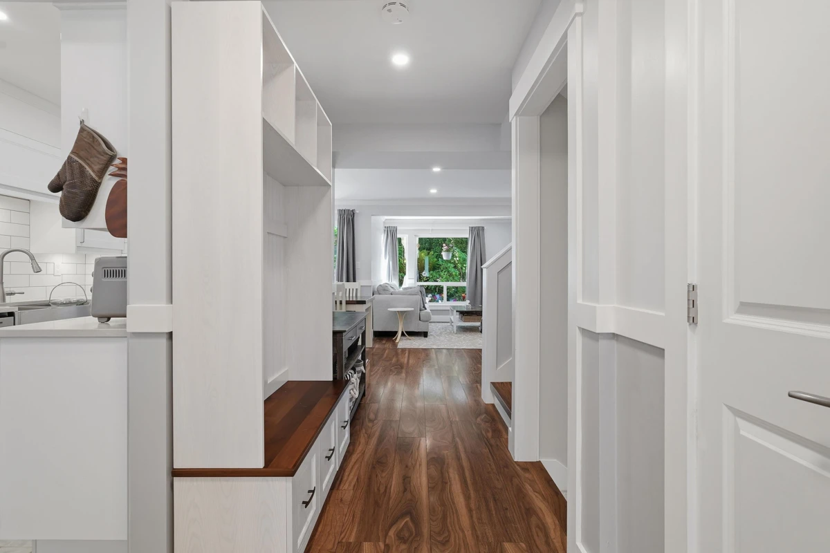 Living Room Photo of 15913 Alder Place, Surrey, BC