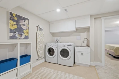 Laundry Room Photo of 15913 Alder Place, Surrey, BC