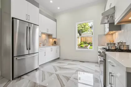 Guest Bathroom Photo of 805 Milton Street, New Westminster, BC