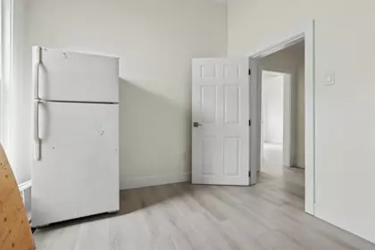 Powder Room Photo of 805 Milton Street, New Westminster, BC