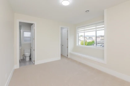 Entry Foyer Photo of 15672 82a Avenue, Surrey, BC