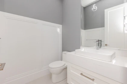 Primary Bathroom Photo of 15672 82a Avenue, Surrey, BC