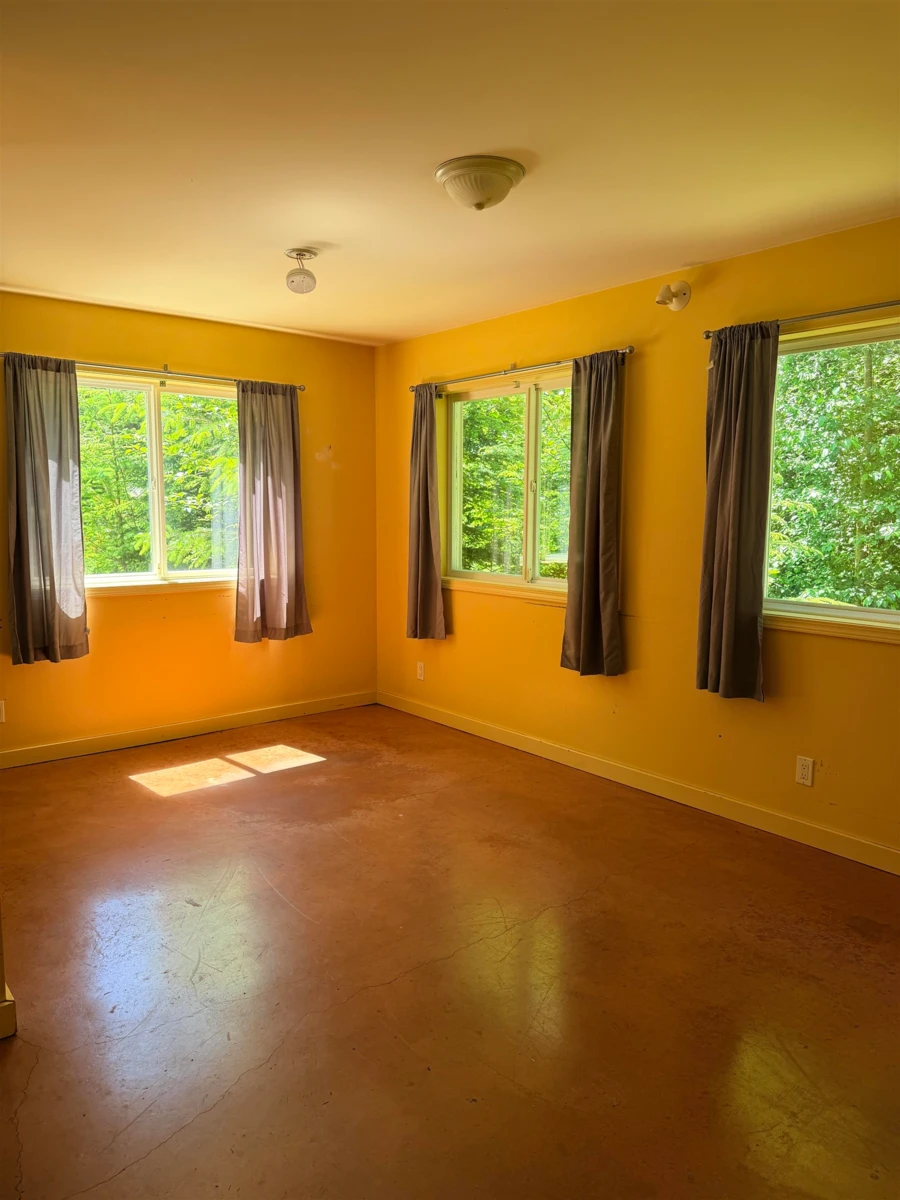 Dining Area Photo of 1260 Adams Road, Bowen Island, BC