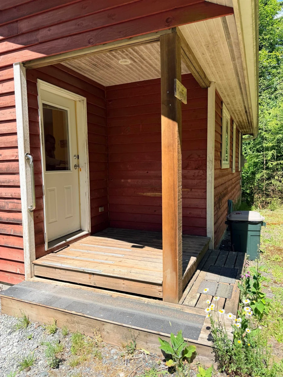 Family Room Photo of 1260 Adams Road, Bowen Island, BC