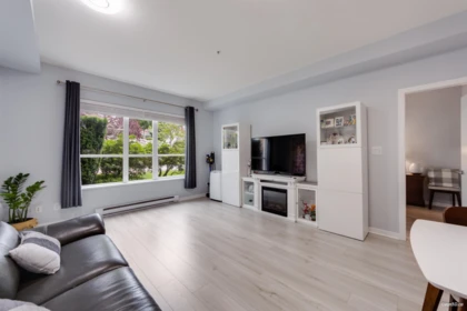 Breakfast Nook Photo of 215 6440 194 Street, Surrey, BC