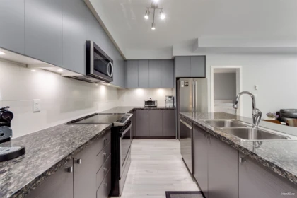 215 6440 194 Street, Surrey, BC, Surrey — Apartment/Condo for sale