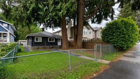 Swimming Pool Photo of 1370 Prairie Avenue, Port Coquitlam, BC